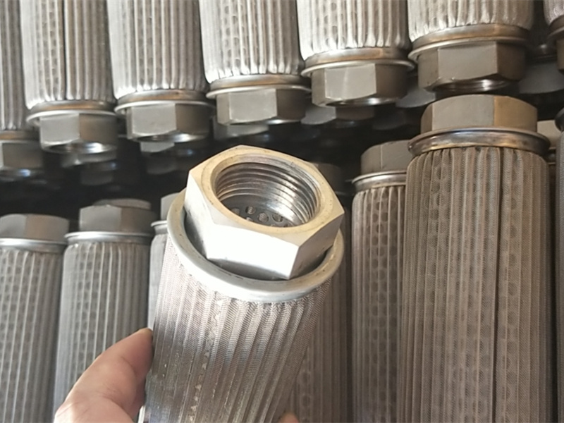 The hydraulic suction filter cartridge MF 08 is delivered